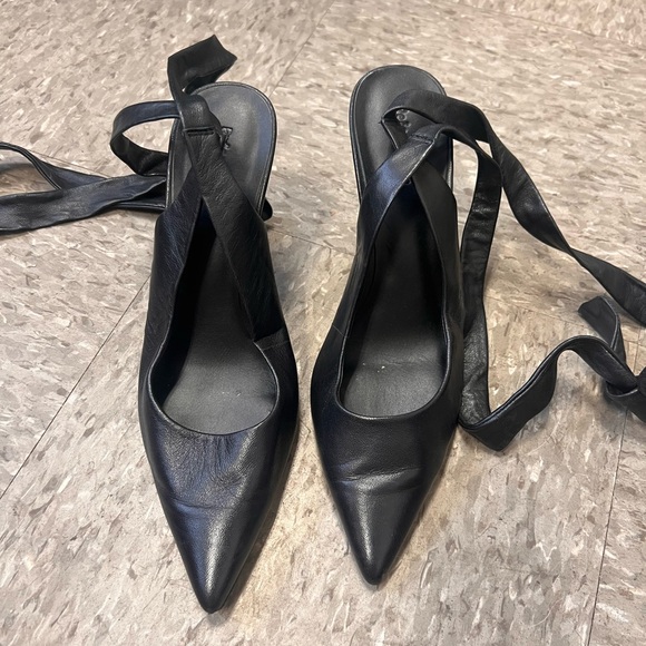 REFORMATION HEELS 

Lambskin Slingback Pumps
Size: 10 - Picture 8 of 9